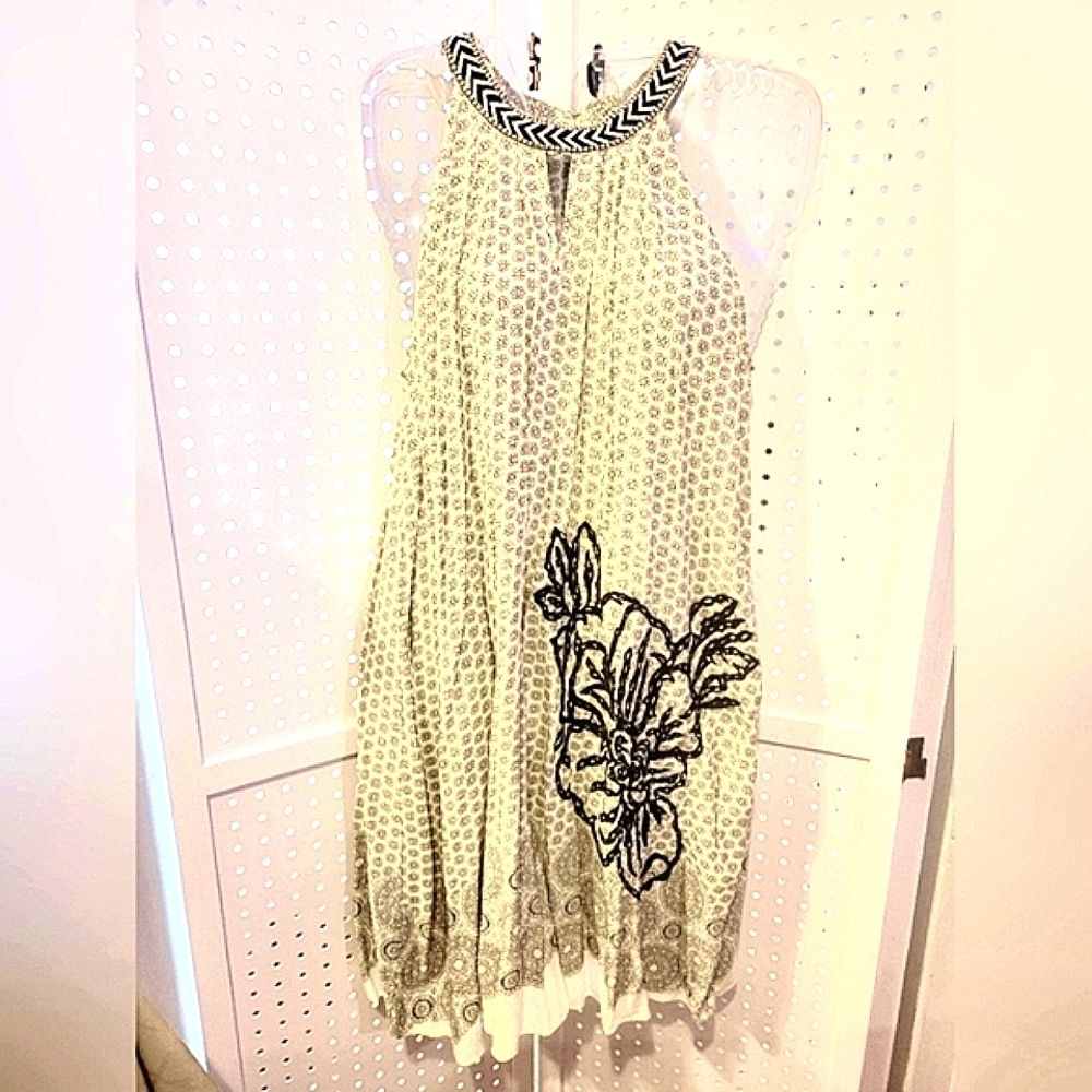 ESLEY Cream +Black Sleeveless Sun Dress W Keyhole Halter Neckline EMBROIDERED M - Picture 3 of 9